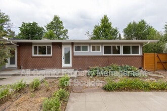 Building Photo - 4690 Sioux Dr