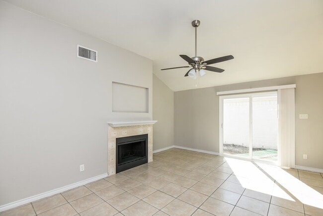 Building Photo - 6710 Silver Sage Dr