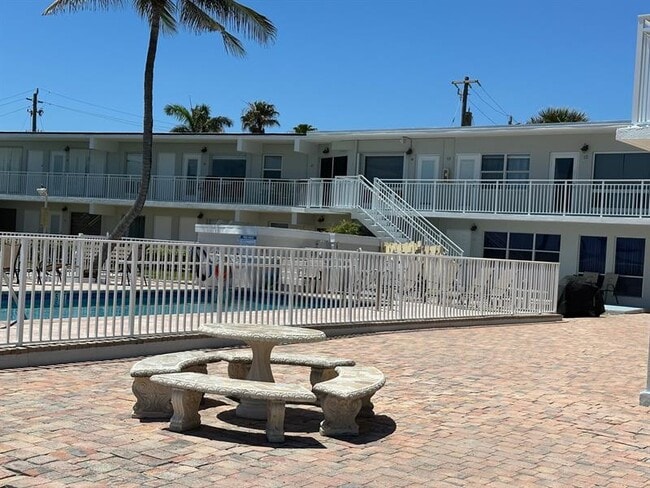 Foto del edificio - 2508 Bay Dr
