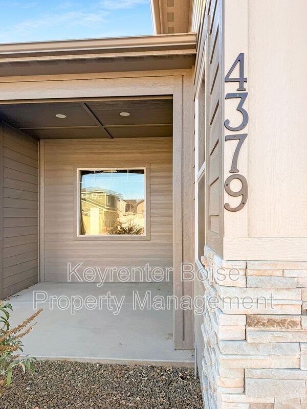 Foto del edificio - 4379 E Wedge St