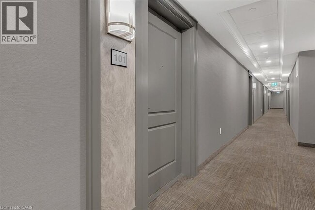 Photo du bâtiment - 5055 Greenlane Rd