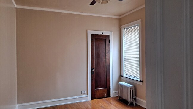 Foto del edificio - 8751 S Loomis St