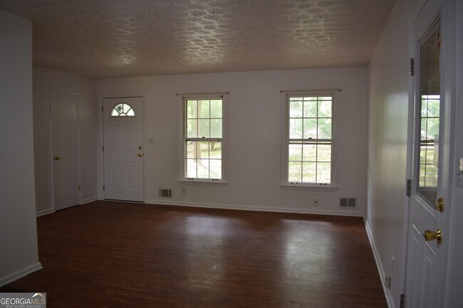 Building Photo - 605 Jefferson Ave