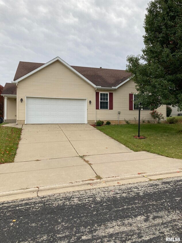 11014 N Northtrail Dr, Dunlap, IL 61525 House Rental in Dunlap, IL