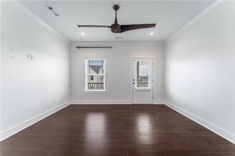 Building Photo - 6513 W Pleasant Way