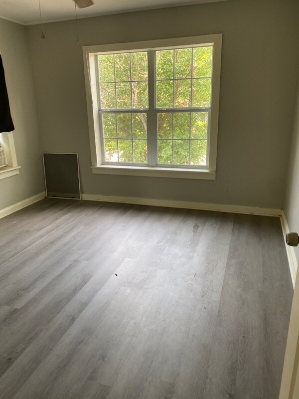 Cama 2 - 630 E Avenue L