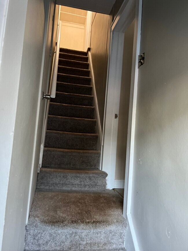 stairway to upstair bedroom - 58 Old Loudon Rd