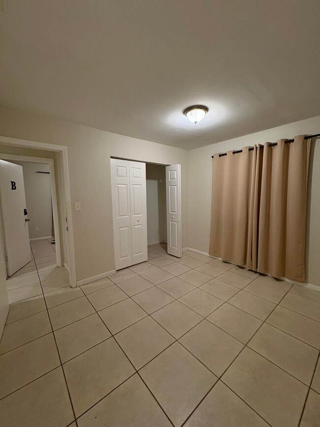 Foto del edificio - 4928 Shoshone St