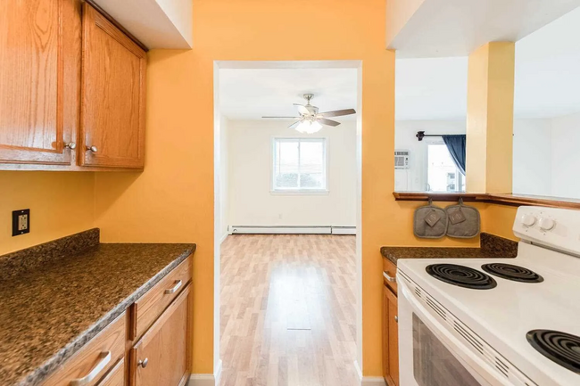 Building Photo - 2407 Cherry Hill Dr