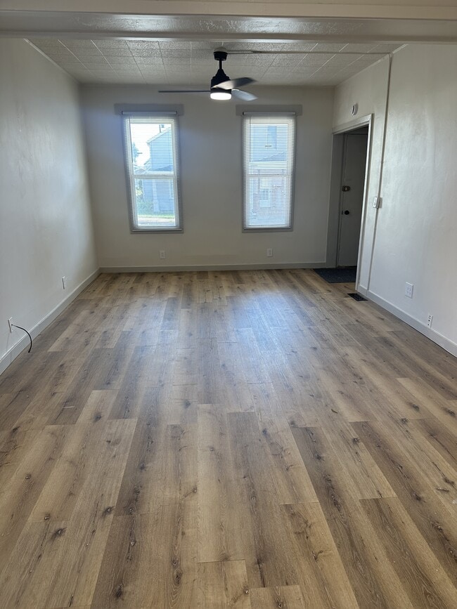 Building Photo - 617 Rhomberg Ave