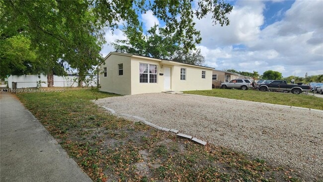 Building Photo - 841 N 69th Terrace