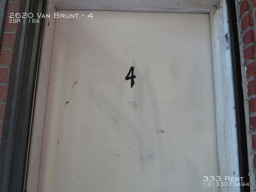 Primary Photo - Cute apartment with hardwood floors!