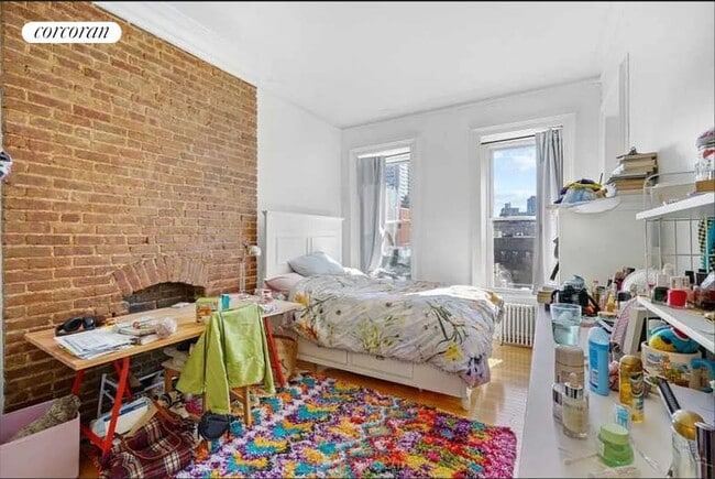 Building Photo - 423 E 84th St