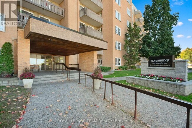 Photo du bâtiment - 1599 Lassiter Terrace