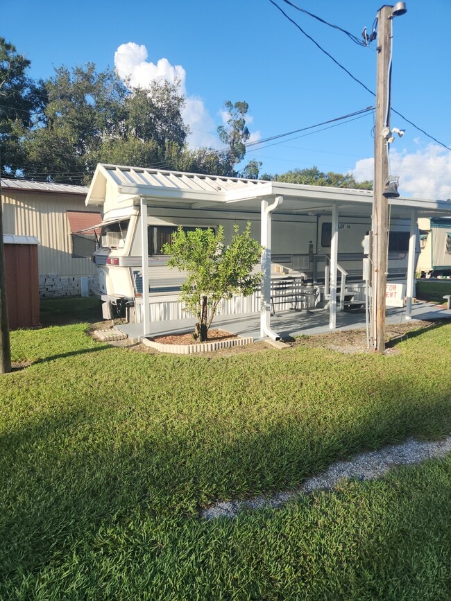 Foto del edificio - 38612 Fir Ave