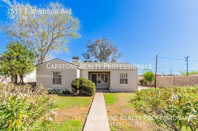 Foto del edificio - Spacious 2-Bedroom Home with Vintage Charm...