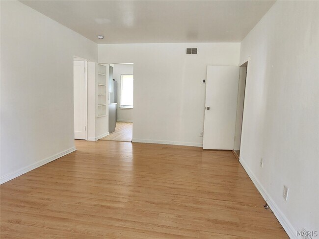 Foto del edificio - 132 Deane Ct