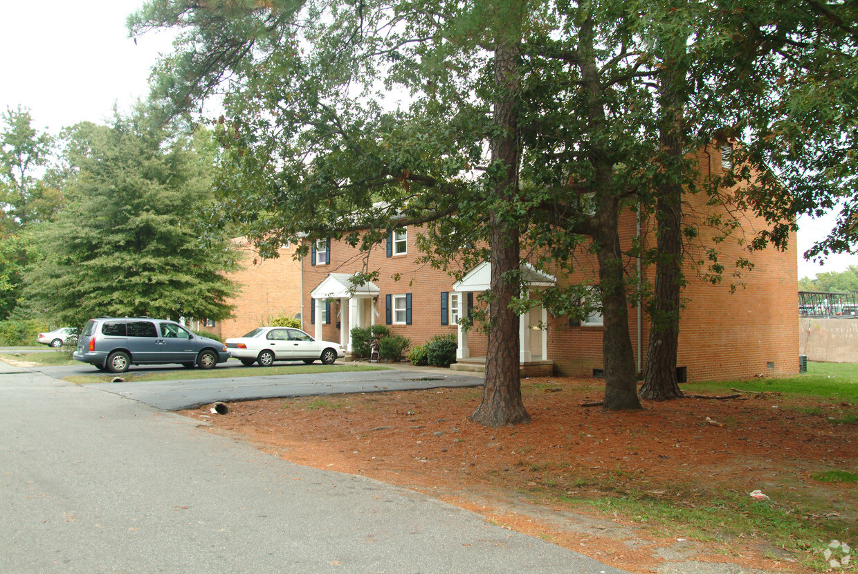 Building Photo - Collindale Apartments