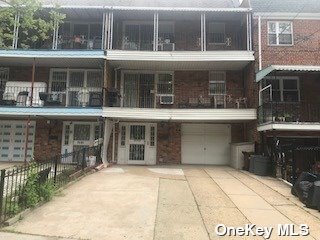 Primary Photo - 71-53 Parsons Blvd