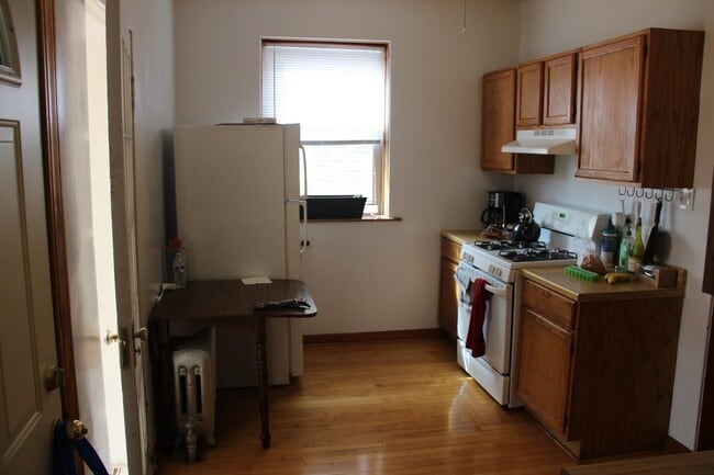 Building Photo - 2625 N Ridgeway Ave