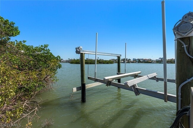 Foto del edificio - 26773 Hickory Blvd