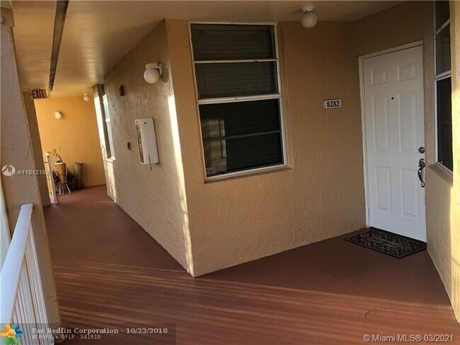 Foto del edificio - 8282 NW 24th St