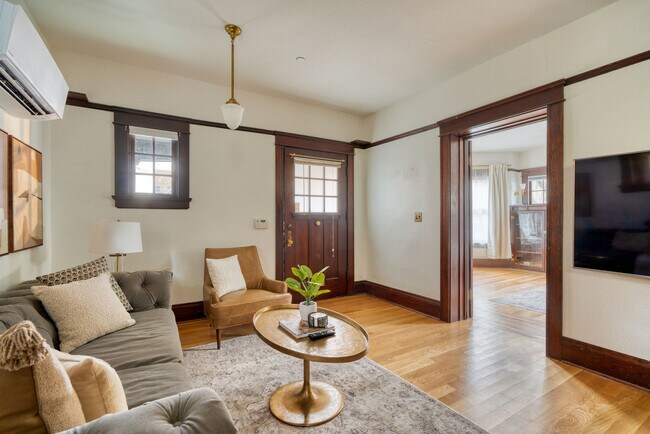 Foto del edificio - 2104 NW Everett St
