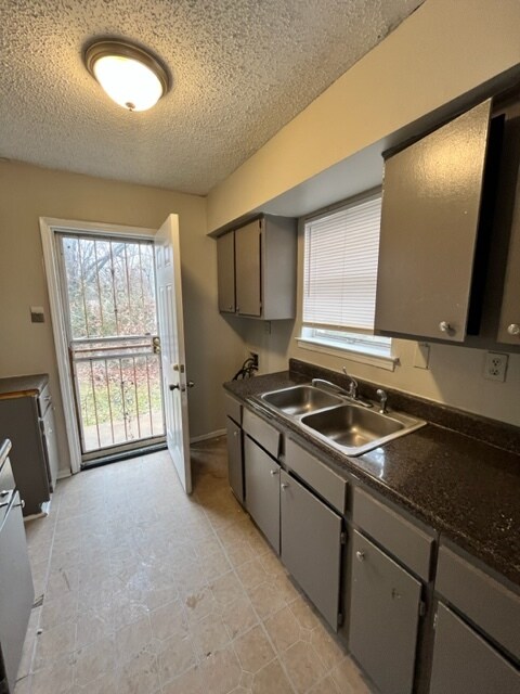 Foto del edificio - 3272 Spring Valley Cove
