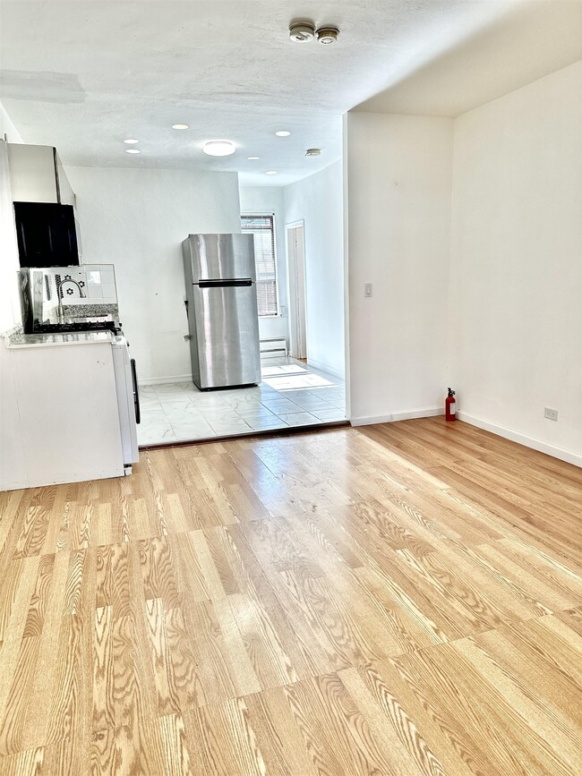 Building Photo - 299 3rd St