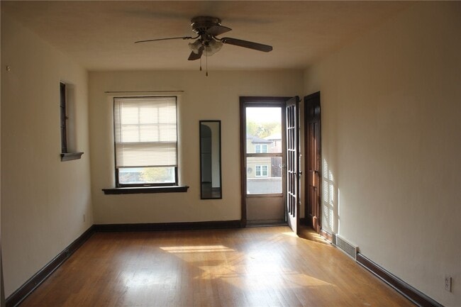 Building Photo - 5021 Oleatha Ave