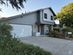 Building Photo - 405 Solano Dr