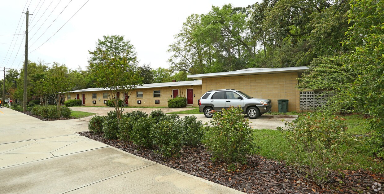 Foto del edificio - 220 S Franklin Blvd