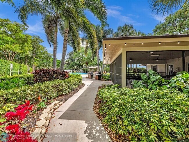 Building Photo - 3507 Oaks Way