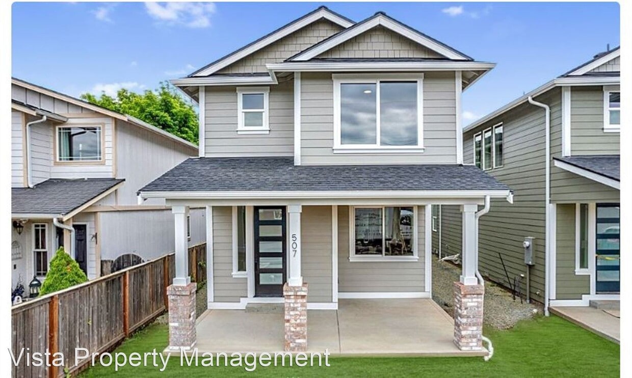 Primary Photo - 4 br, 3 bath House - 507 15th St SE