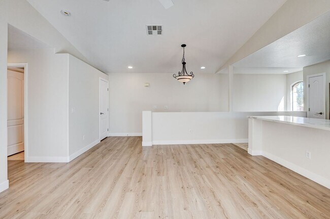 Building Photo - 7320 Camrose Ridge Pl