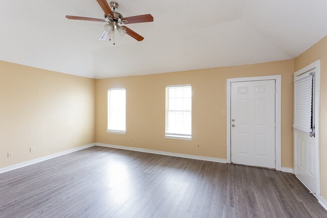 Building Photo - 2902 Connor Reed Dr