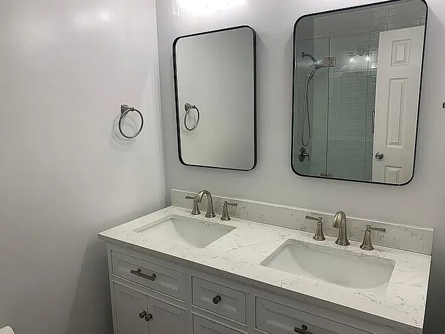 Foto del edificio - 8310 Chivalry Rd