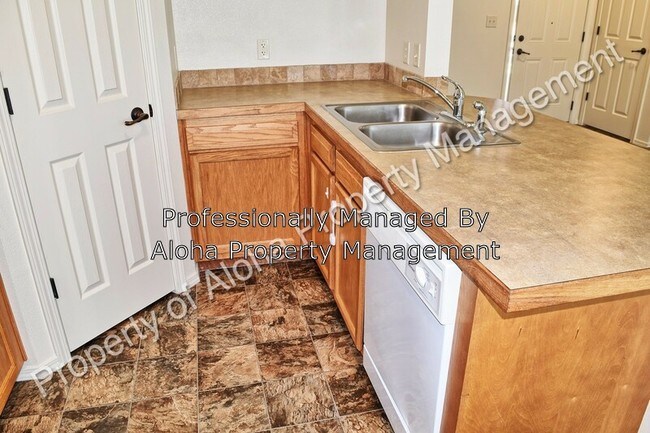 Foto del edificio - 1045 W Pine Ave