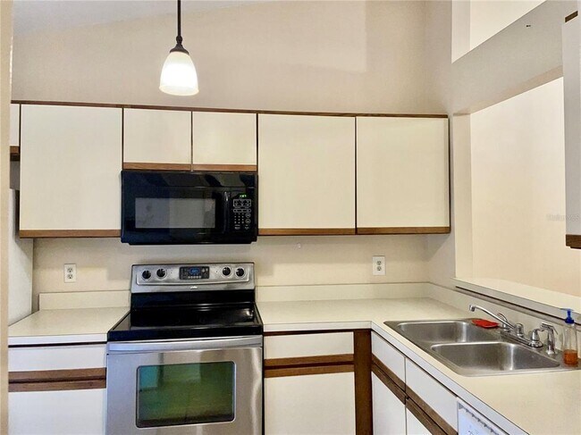 Building Photo - 845 Pebble Creek Cir