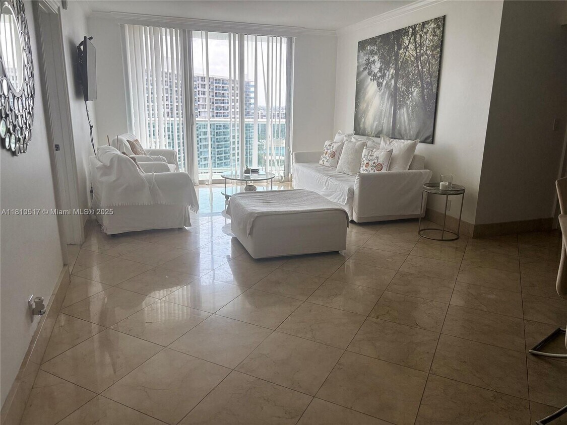 Primary Photo - 3901 S Ocean Dr