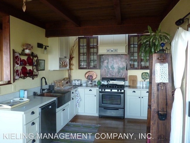 Building Photo - 473 Mariposa Dr