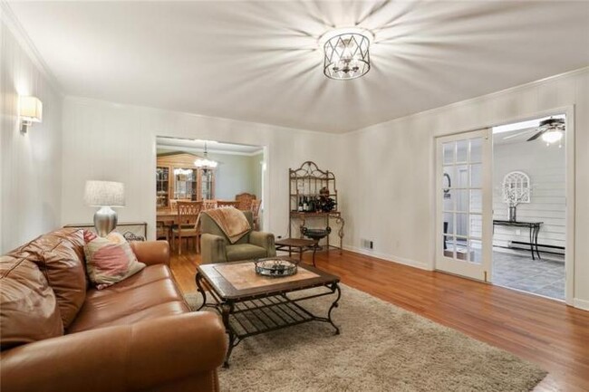 Foto del edificio - 4 bedroom in Sandy Springs GA 30342