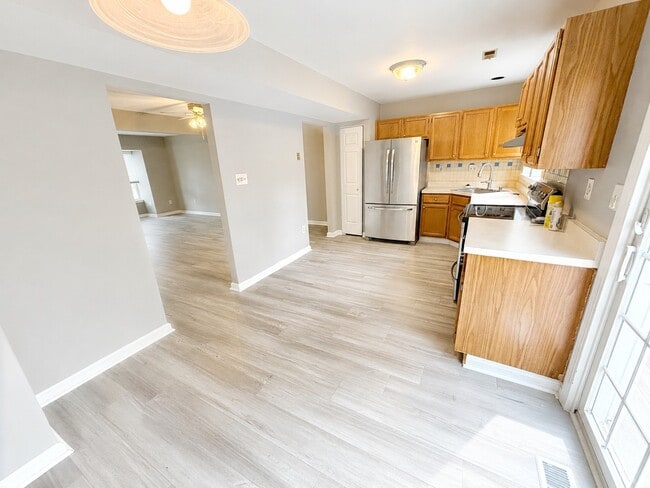 Building Photo - 739 Orley Pl