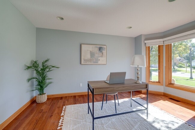 Foto del edificio - 4 bed 2 full bath 2 half bath home in Lamb...