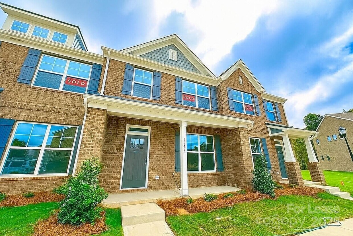 Foto principal - 5577 Stafford Rd