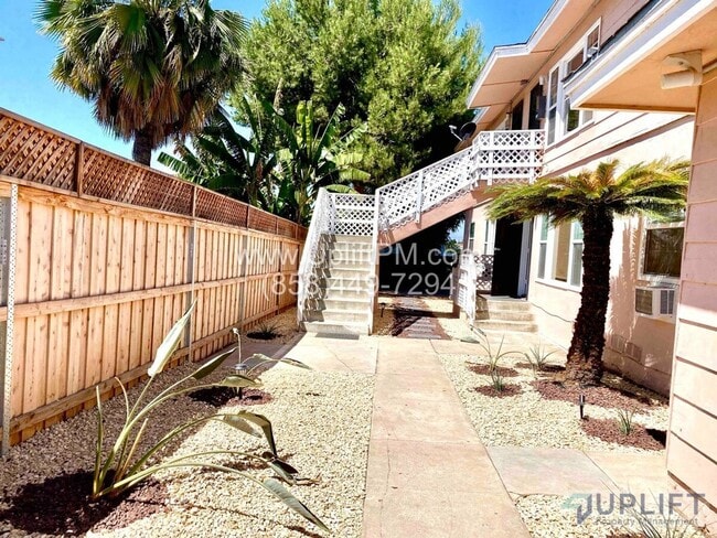 Building Photo - 4831 Castle Ave