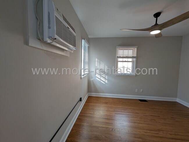 Foto del edificio - 79 W Fifth Ave