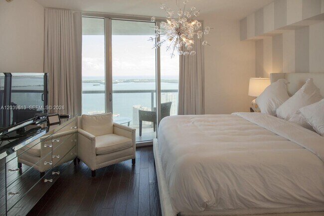Foto del edificio - 465 Brickell Ave