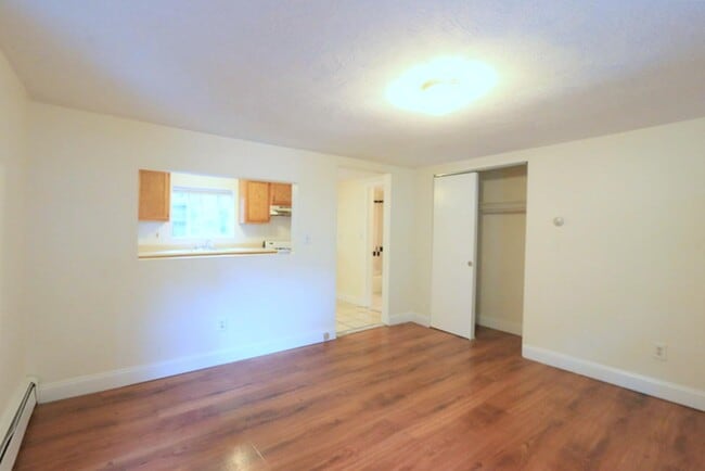 Building Photo - 126 Pine St