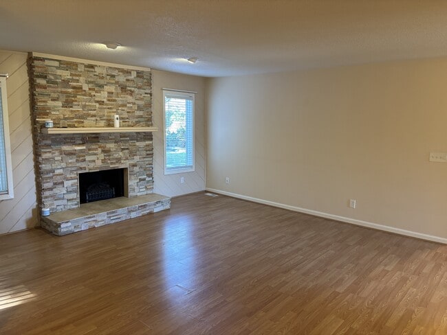 Building Photo - 176 Kinloch Ct